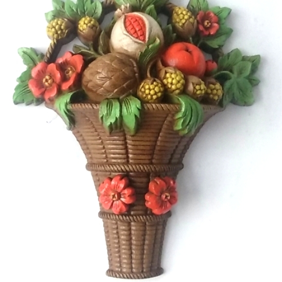 Burwood 1969 faux wicker Basket w/ fruit, flowers wall plaques - Picture 3 of 16